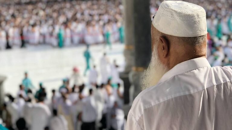 How to Book a Budget‑Friendly Umrah Trip (2025)